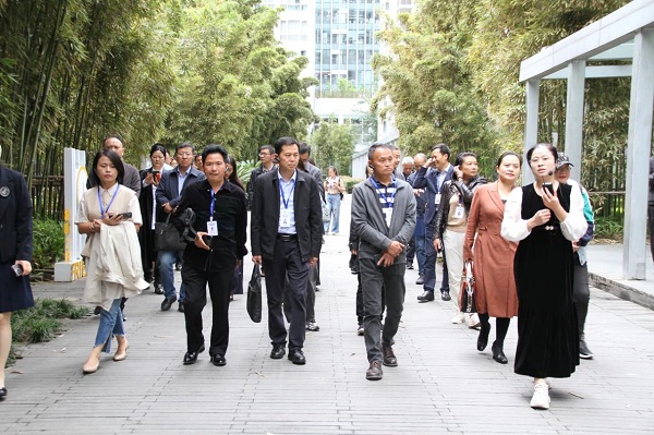 再獲點(diǎn)贊! 成都市委辦公廳、市政府辦公廳和市人社局相關(guān)領(lǐng)導(dǎo)一行參訪由瑞方人力打造的全市首個(gè)就業(yè)小站 第1張